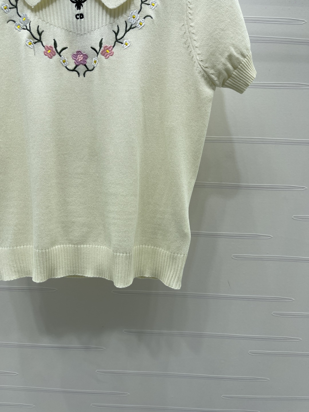 Women's short sleeves